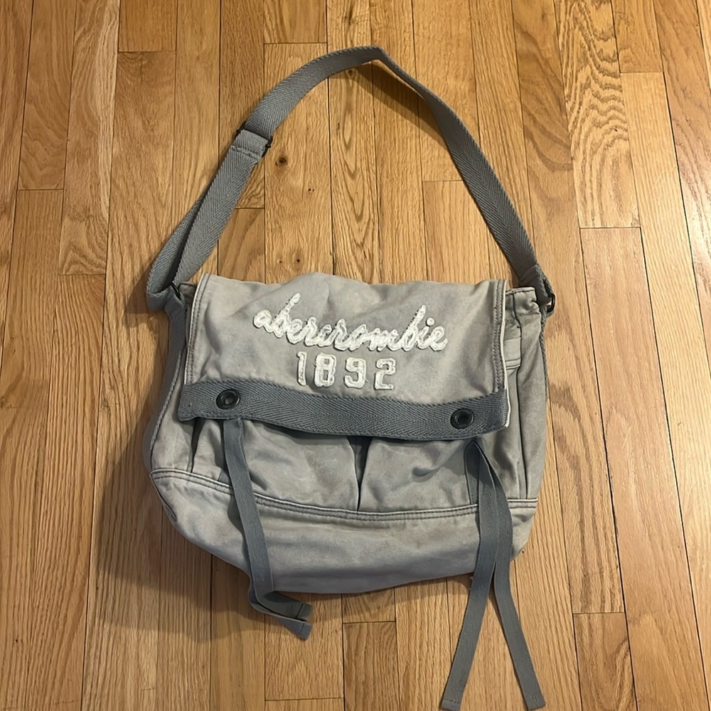 Abercrombie grey messenger bag